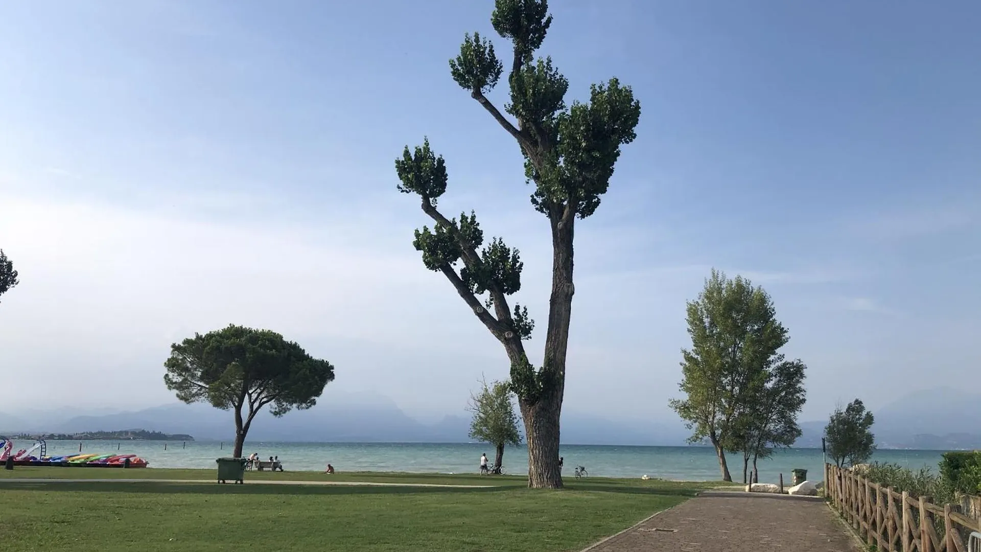 아파트 Giardino Dell Anima By Bookinggardalake 시르미오네